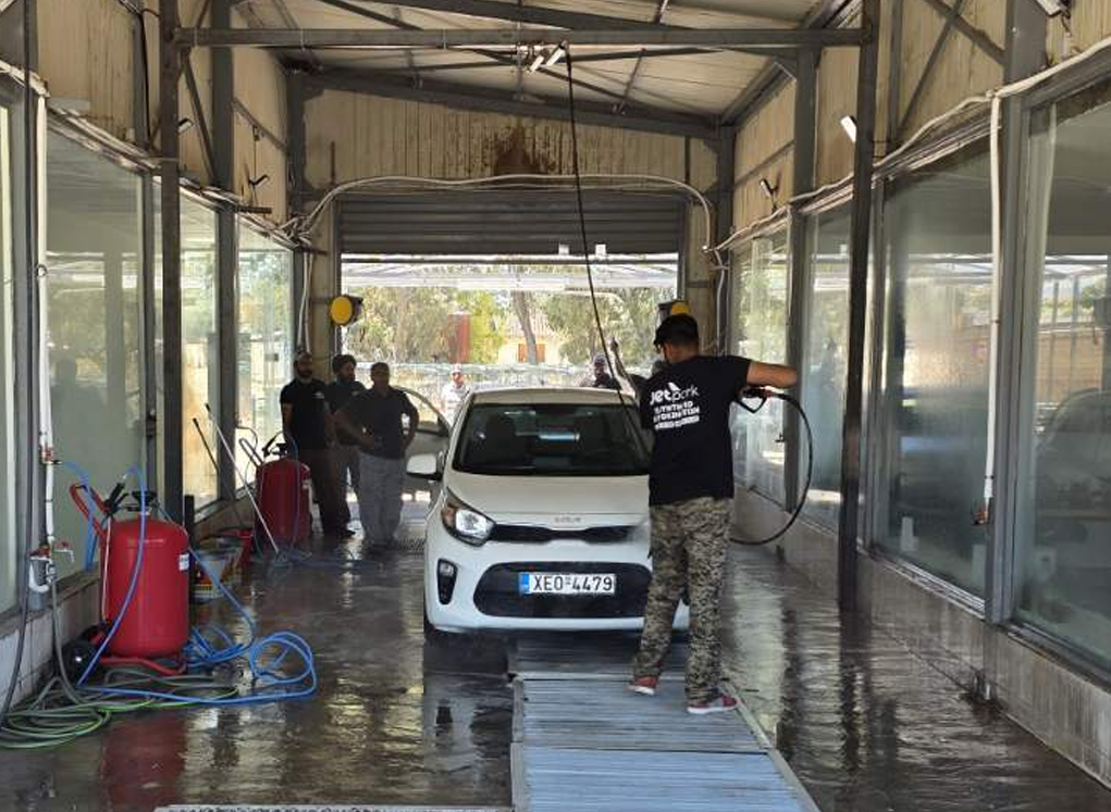 Πλύσιμο αυτοκινήτου στο χέρι στο JetPark